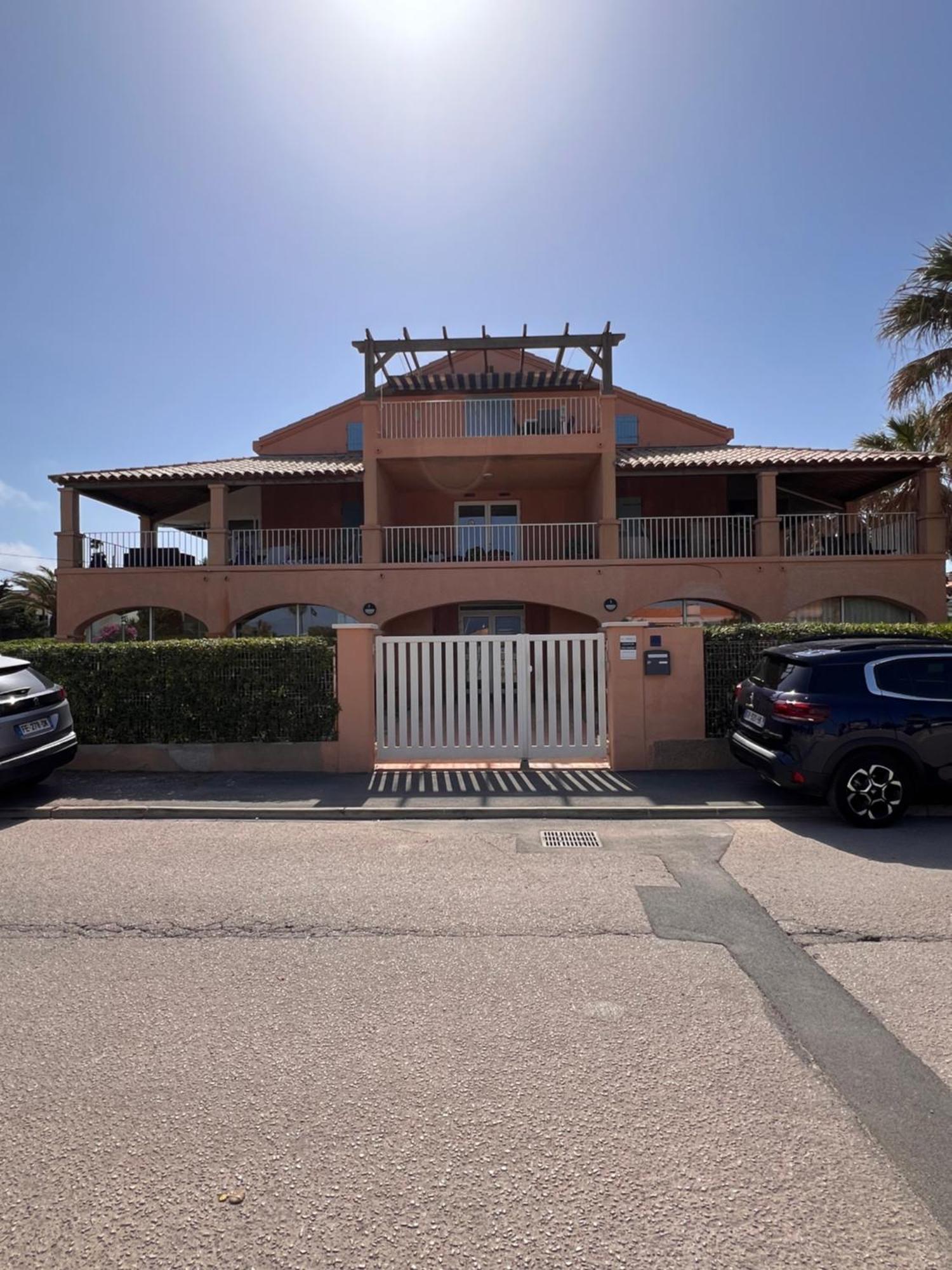 La Bergerie Appartement Hyères Buitenkant foto